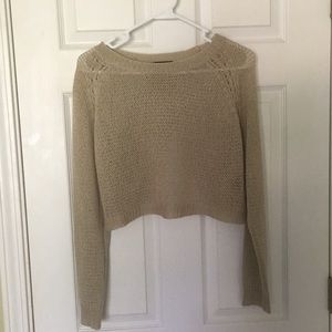 Cropped semi backless sweater
